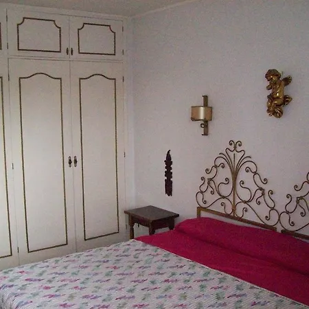 By Jonni Res. Chaparral Prázdninový dům *